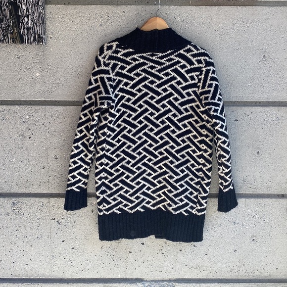 🇦🇷 Geo Pattern Open Front cozy Cardigan - Picture 3 of 4